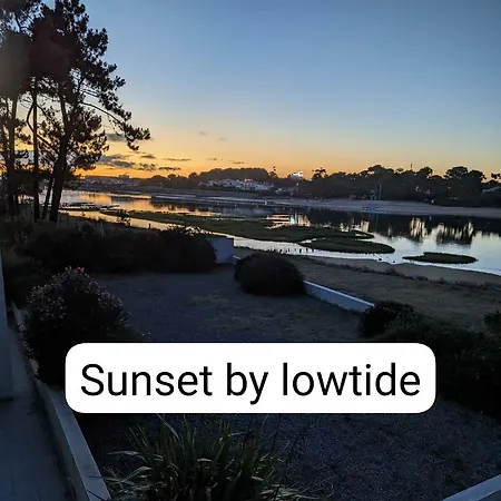 Riverside Konukevi 3*